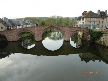 J8 Espalion , le Pont vieux.