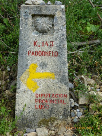 Une borne tous les 500 m jusqu'à Compostelle.